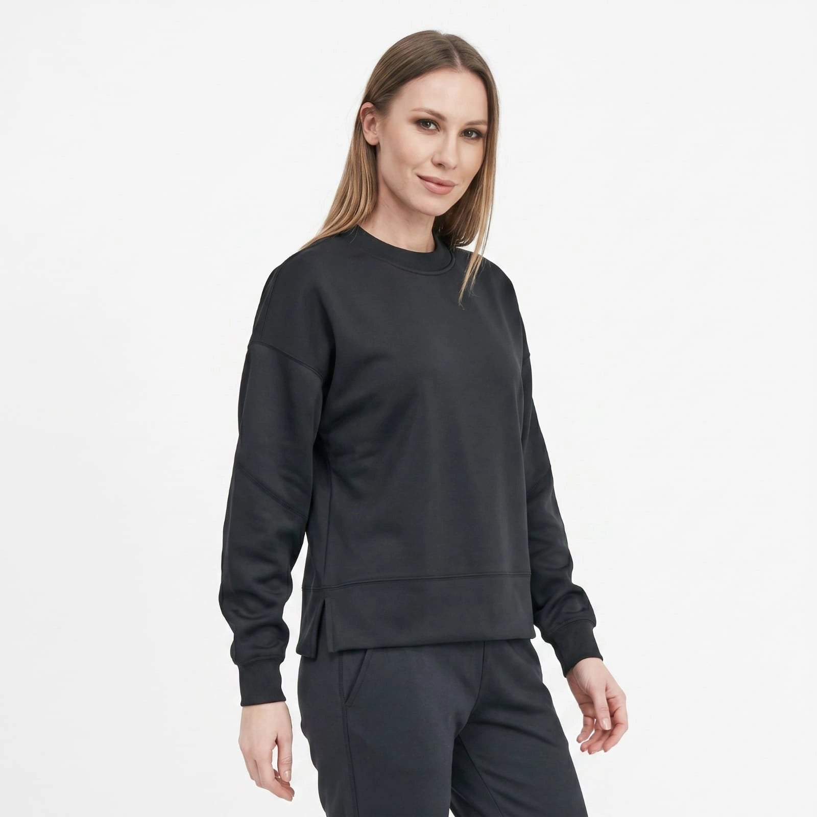 Piping Hot Women’s Sweatshirt – Soft Casual Pullover for Everyday Comfort & Lifestyle Wear
